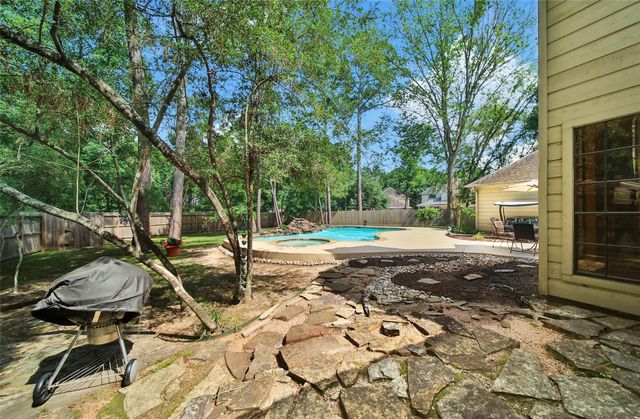 25 Cascade Springs Place, The Woodlands, TX 77381
