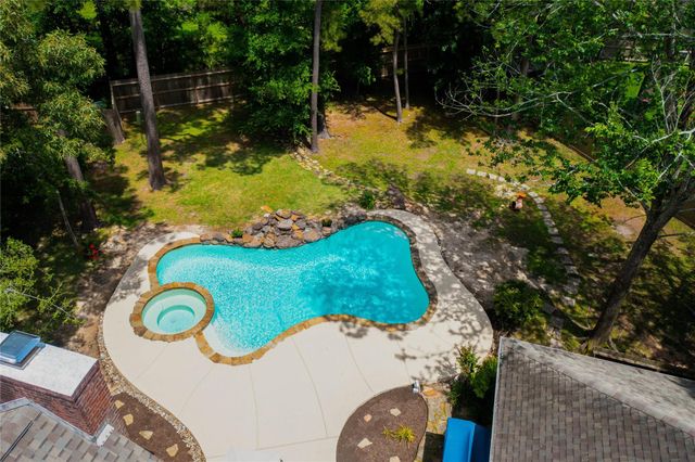 25 Cascade Springs Place, The Woodlands, TX 77381