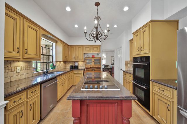 25 Cascade Springs Place, The Woodlands, TX 77381