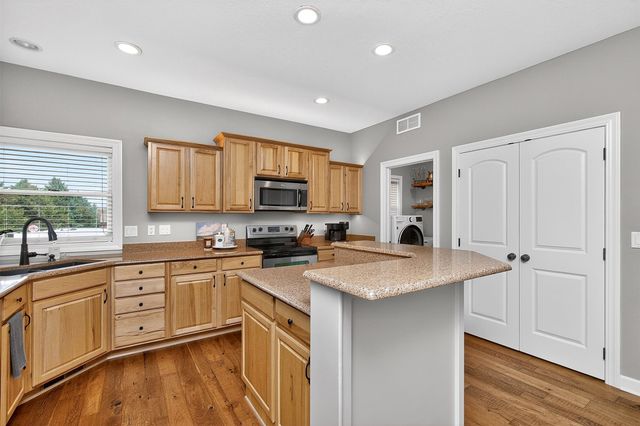 1000 SE Bluegrass Circle, Waukee, IA 50263