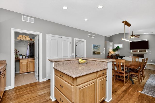 1000 SE Bluegrass Circle, Waukee, IA 50263