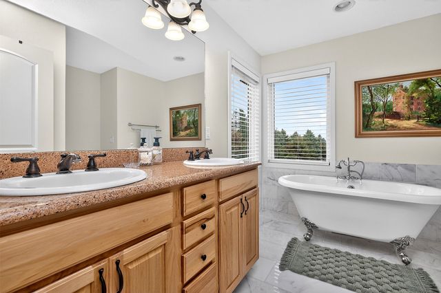 1000 SE Bluegrass Circle, Waukee, IA 50263