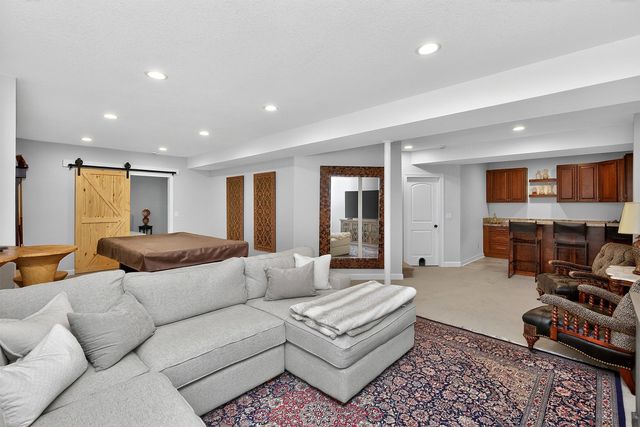 1000 SE Bluegrass Circle, Waukee, IA 50263