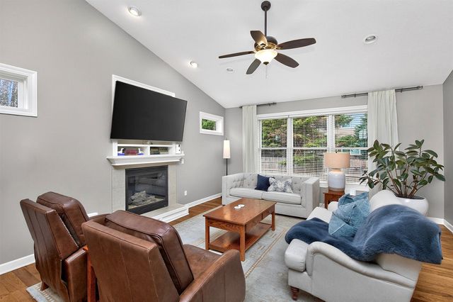 1000 SE Bluegrass Circle, Waukee, IA 50263