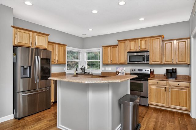 1000 SE Bluegrass Circle, Waukee, IA 50263