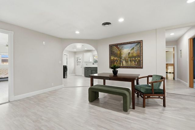 610 W Barstow, Fresno, CA 93704