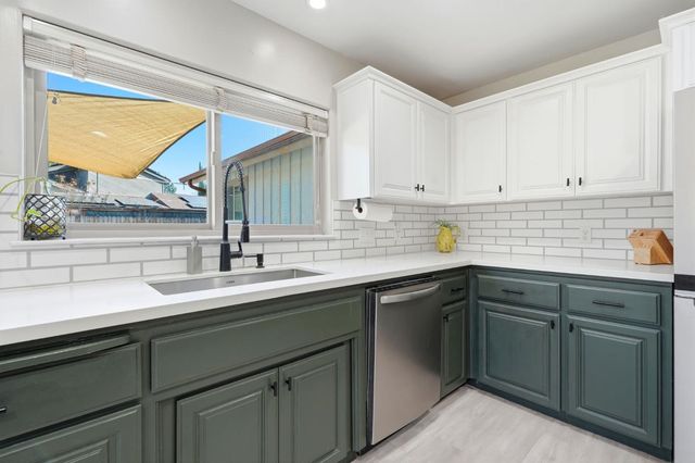 610 W Barstow, Fresno, CA 93704