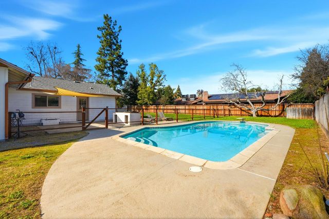 610 W Barstow, Fresno, CA 93704