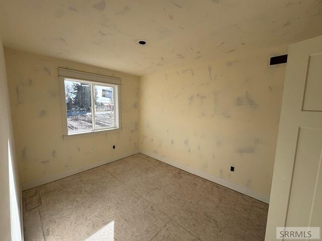 394 Wind River Circle, Shelley, ID 83274