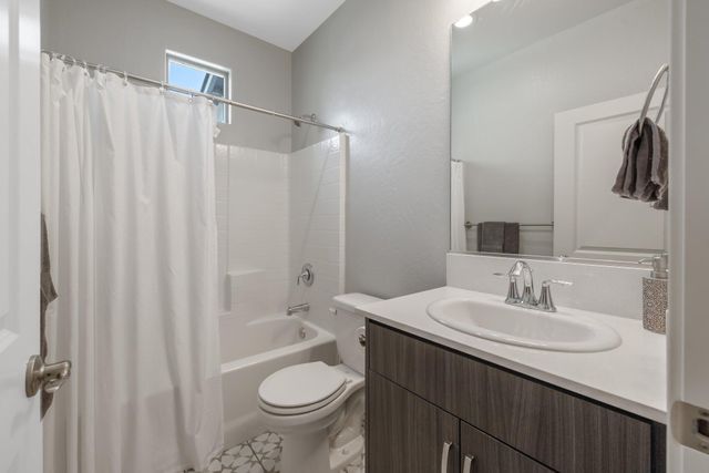 3346 W Good Avenue, Visalia, CA 93277