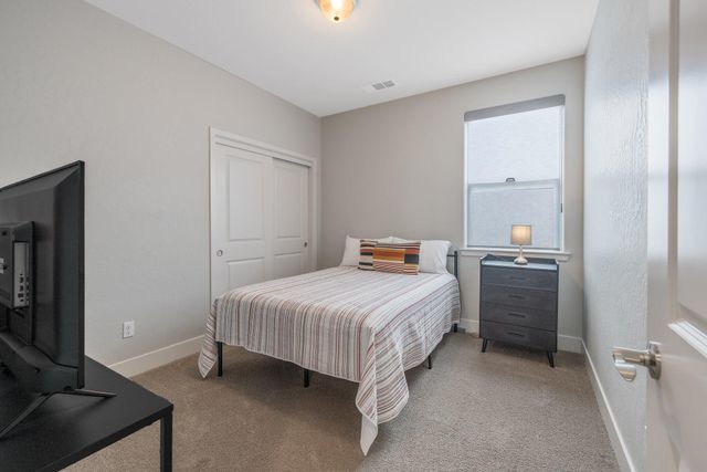 3346 W Good Avenue, Visalia, CA 93277