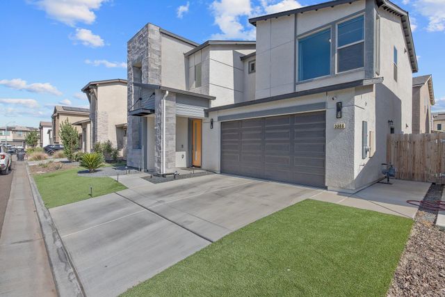 3346 W Good Avenue, Visalia, CA 93277