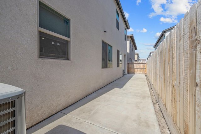 3346 W Good Avenue, Visalia, CA 93277