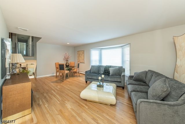 34 Reston Rd, Wayne Twp., NJ 07470