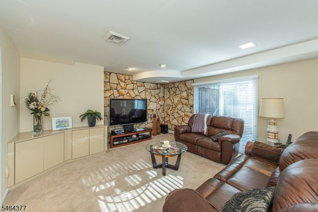 34 Reston Rd, Wayne Twp., NJ 07470