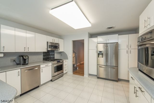 34 Reston Rd, Wayne Twp., NJ 07470