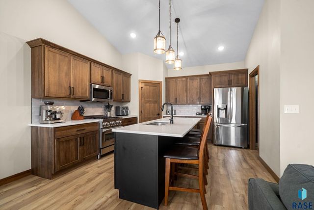 2301 E Mary Moore Dr Drive, Tea, SD 57064