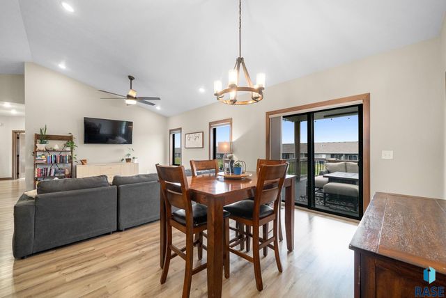 2301 E Mary Moore Dr Drive, Tea, SD 57064