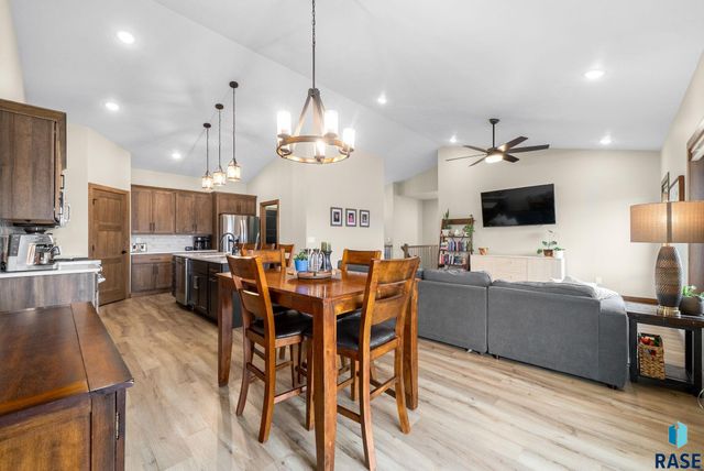 2301 E Mary Moore Dr Drive, Tea, SD 57064