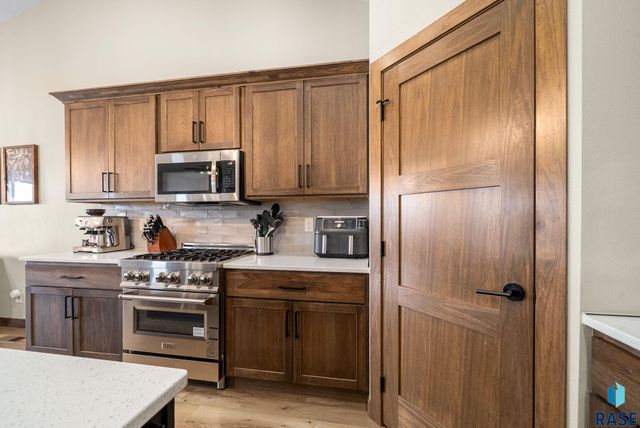 2301 E Mary Moore Dr Drive, Tea, SD 57064