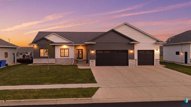 2301 E Mary Moore Dr Drive, Tea, SD 57064