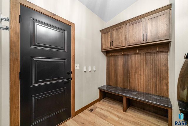 2301 E Mary Moore Dr Drive, Tea, SD 57064
