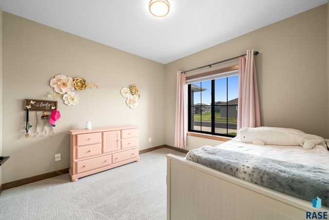 2301 E Mary Moore Dr Drive, Tea, SD 57064