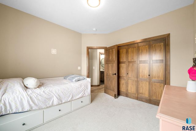 2301 E Mary Moore Dr Drive, Tea, SD 57064