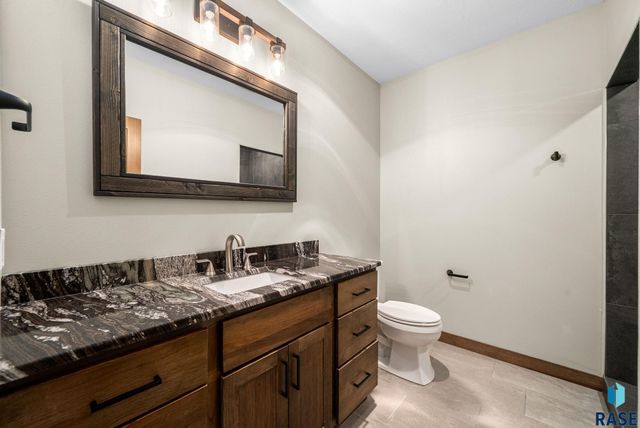 2301 E Mary Moore Dr Drive, Tea, SD 57064