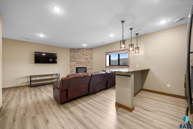 2301 E Mary Moore Dr Drive, Tea, SD 57064
