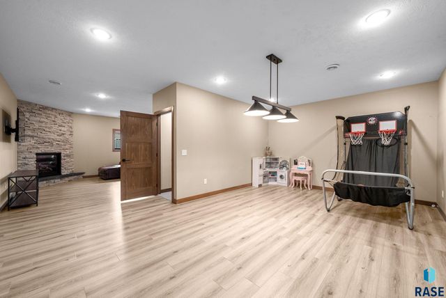 2301 E Mary Moore Dr Drive, Tea, SD 57064