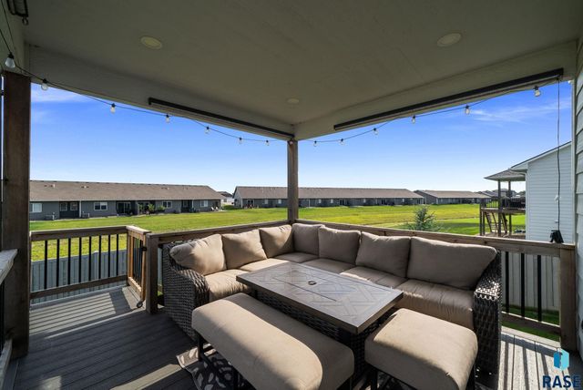 2301 E Mary Moore Dr Drive, Tea, SD 57064