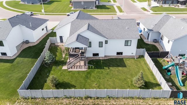 2301 E Mary Moore Dr Drive, Tea, SD 57064