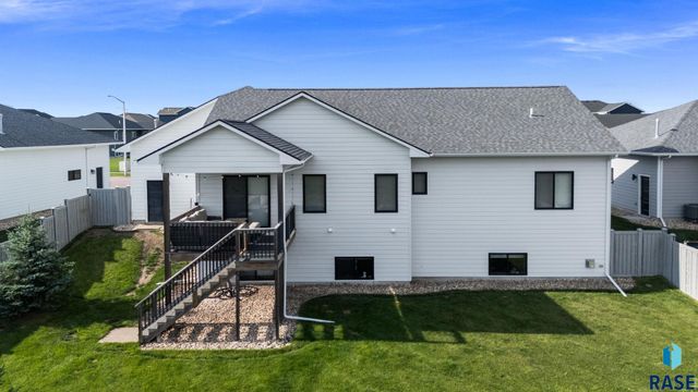 2301 E Mary Moore Dr Drive, Tea, SD 57064