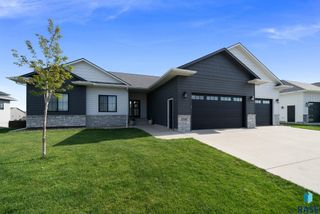 2301 E Mary Moore Dr Drive, Tea, SD 57064