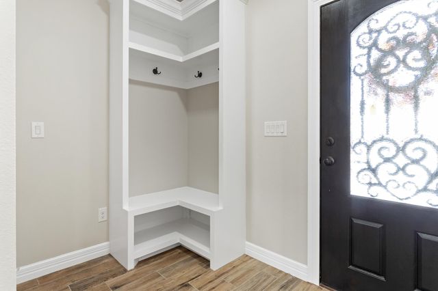 1813 Ordway Street, Port Neches, TX 77651