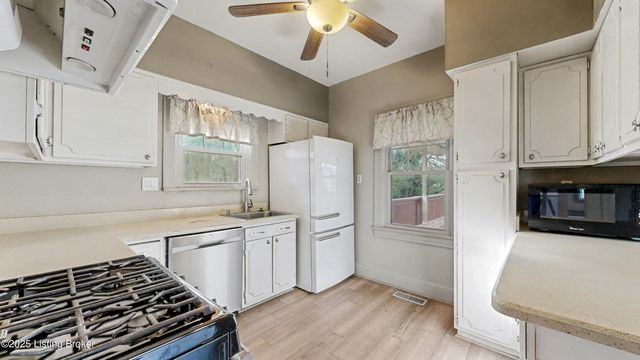 1857 Overlook Terrace, Louisville, KY 40205