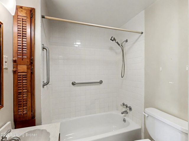 1857 Overlook Terrace, Louisville, KY 40205