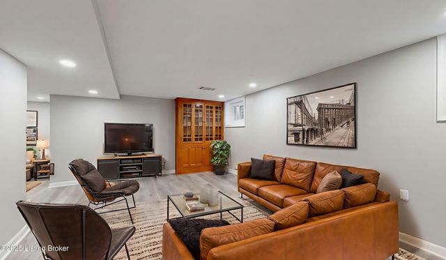 1857 Overlook Terrace, Louisville, KY 40205