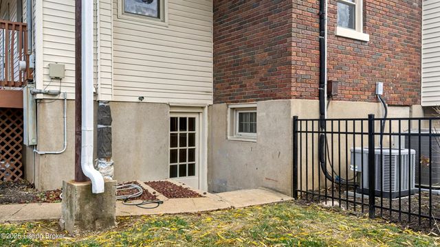 1857 Overlook Terrace, Louisville, KY 40205