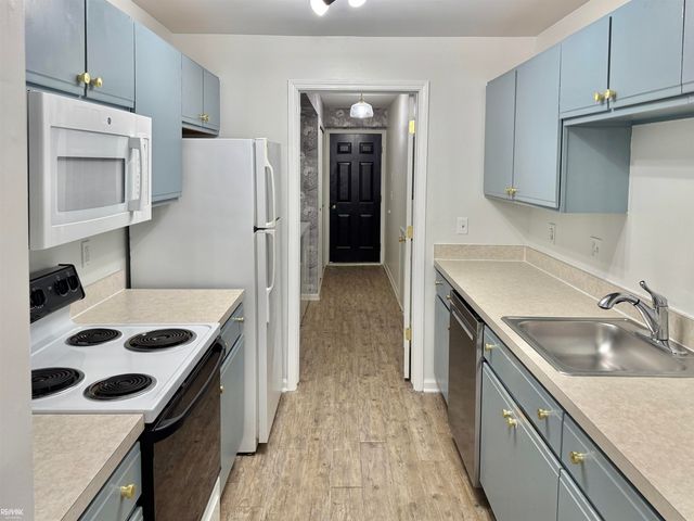 56145 N Troon Street, Shelby Twp, MI 48316