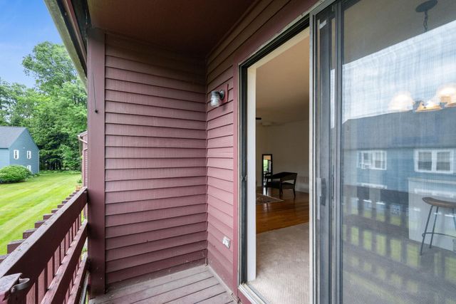 140 North Twin Oaks Terrace, South Burlington, VT 05403