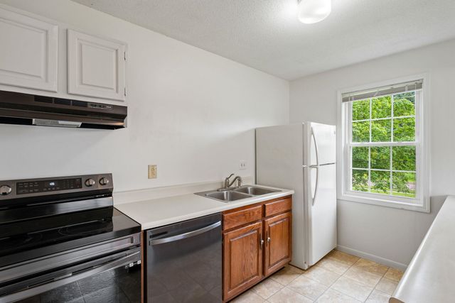 140 North Twin Oaks Terrace, South Burlington, VT 05403