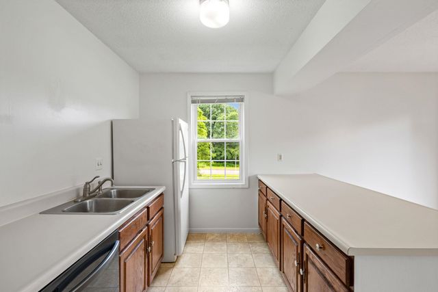 140 North Twin Oaks Terrace, South Burlington, VT 05403