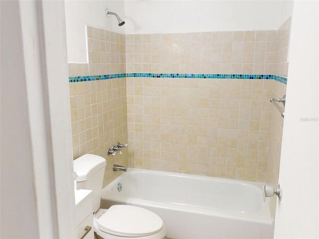 552 AUSTRAL 402, San Juan, PR 00920