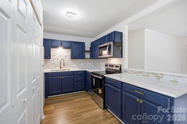 9401 Feldbank Drive, Charlotte, NC 28216