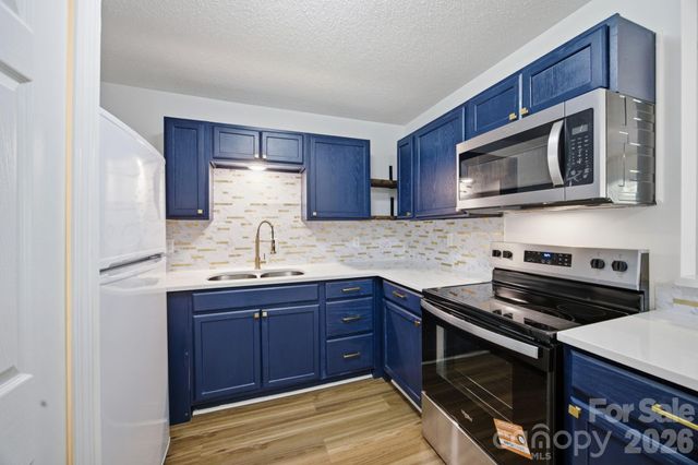 9401 Feldbank Drive, Charlotte, NC 28216