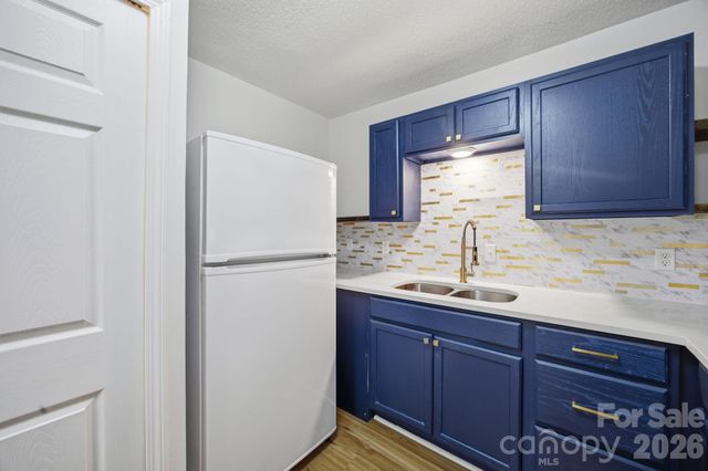 9401 Feldbank Drive, Charlotte, NC 28216
