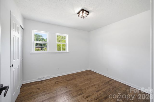 9401 Feldbank Drive, Charlotte, NC 28216