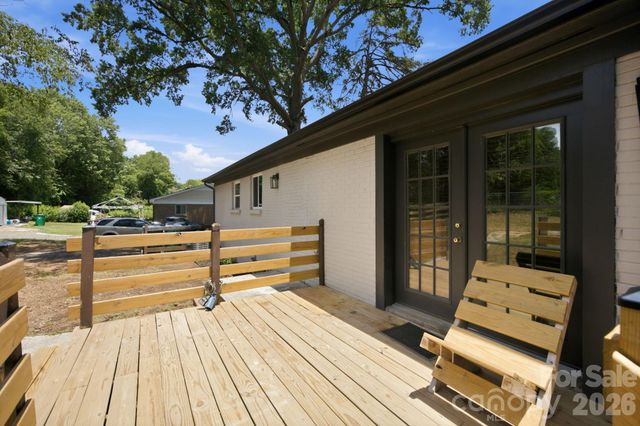 9401 Feldbank Drive, Charlotte, NC 28216